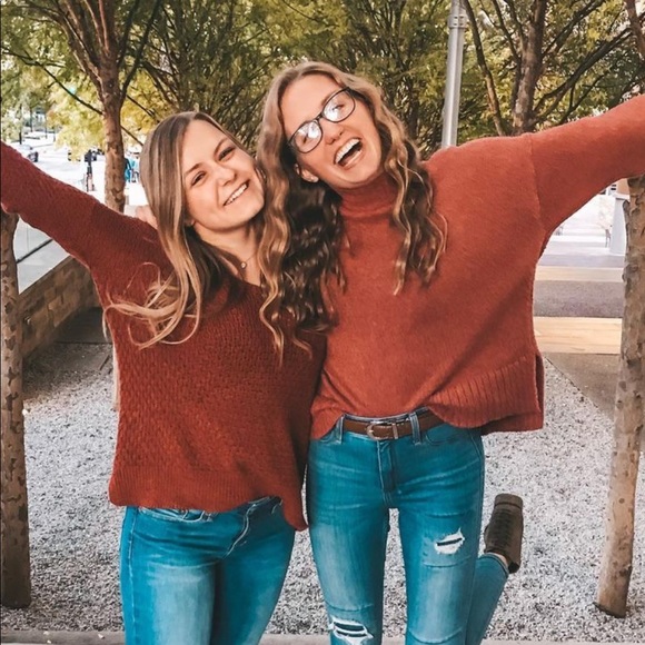 thrifted turtleneck sweater - Picture 3 of 3